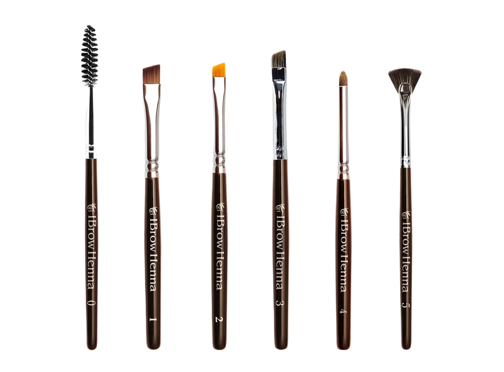 Descubre los pinceles Brow Xenna, ideales para trabajos de precisión en cejas. Diseñados para uso profesional, ofrecen cerdas ultra finas y mangos ergonómicos que garantizan comodidad y resultados perfectos. Compatibles con henna y maquillaje.