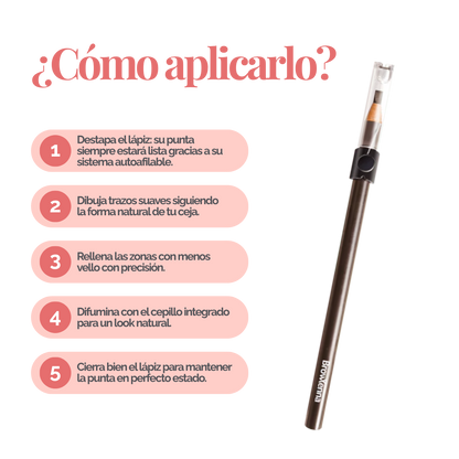 Lápiz de Cejas Auto‑afilable BrowXenna® en mano profesional, mostrando sistema de afilado automático y precisión en delineado.