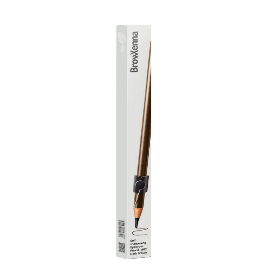 Lápiz de Cejas Auto‑afilable BrowXenna® en mano profesional, mostrando sistema de afilado automático y precisión en delineado.