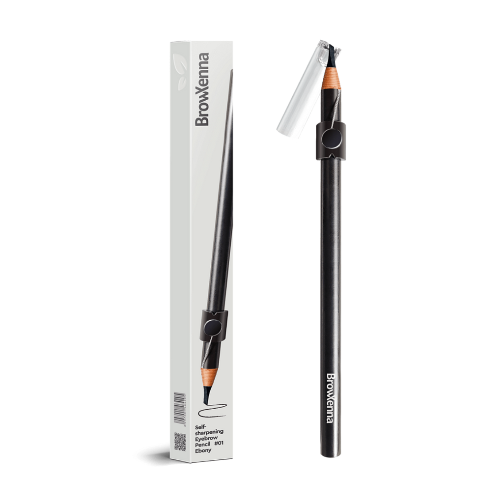 Lápiz de Cejas Auto‑afilable BrowXenna® en mano profesional, mostrando sistema de afilado automático y precisión en delineado.